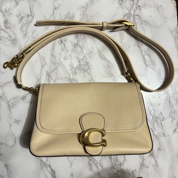 Coach Ivory Soft Tabby - Picture 2 of 13